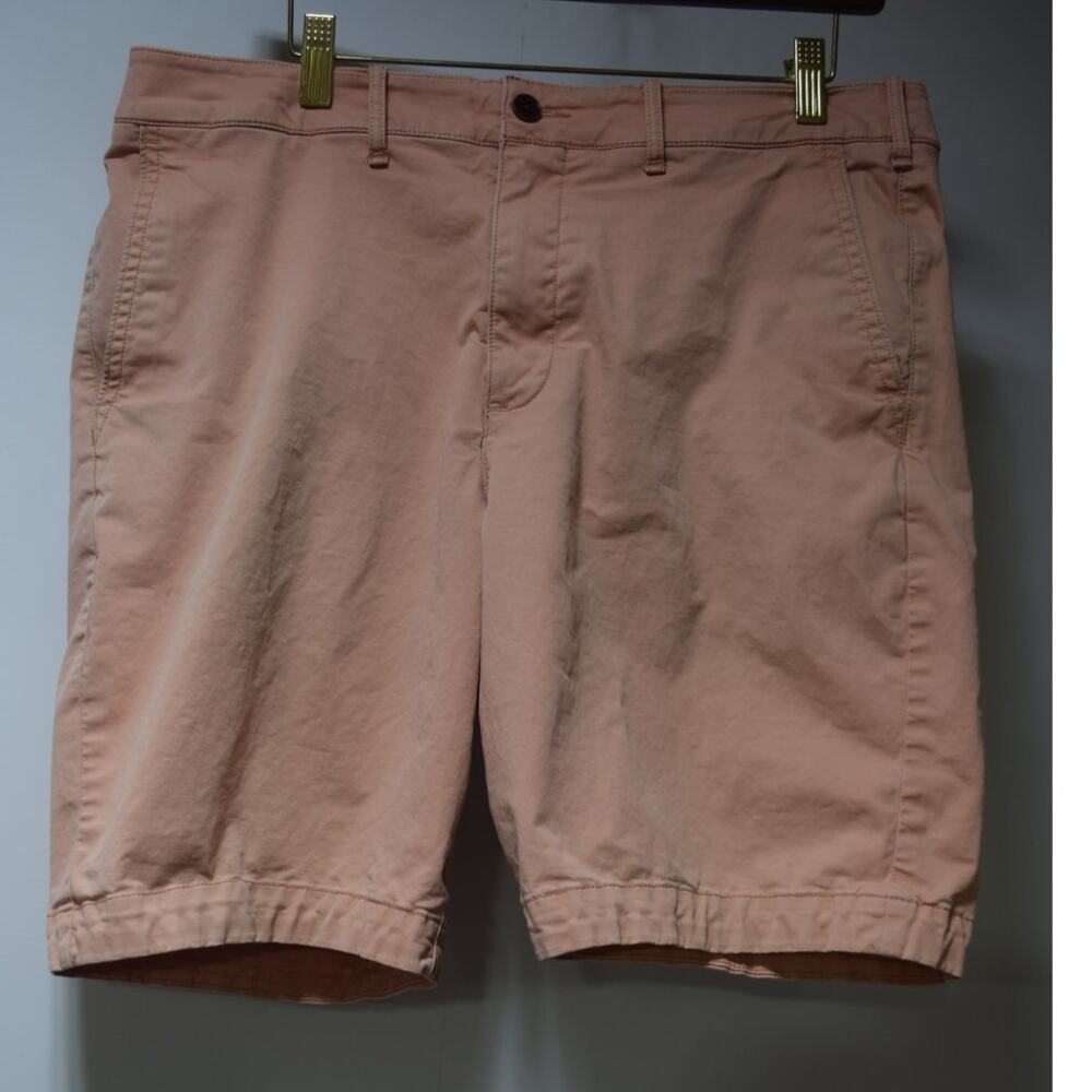 Abercrombie & Fitch Men's Pink Stretch Chino Shorts Size 34